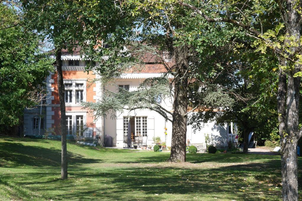 Le Chalet De Luxe Bed & Breakfast Saint-Séverin Dış mekan fotoğraf